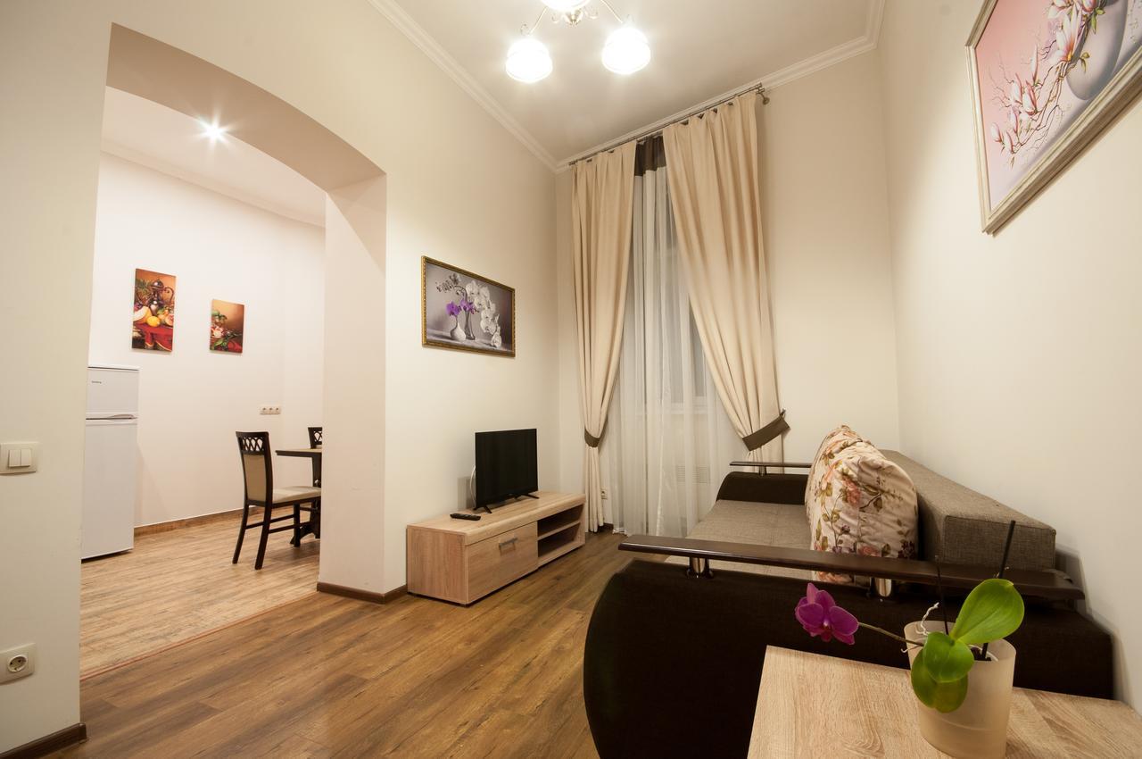 Wonderful Flat On City Center Ujgorod Dış mekan fotoğraf